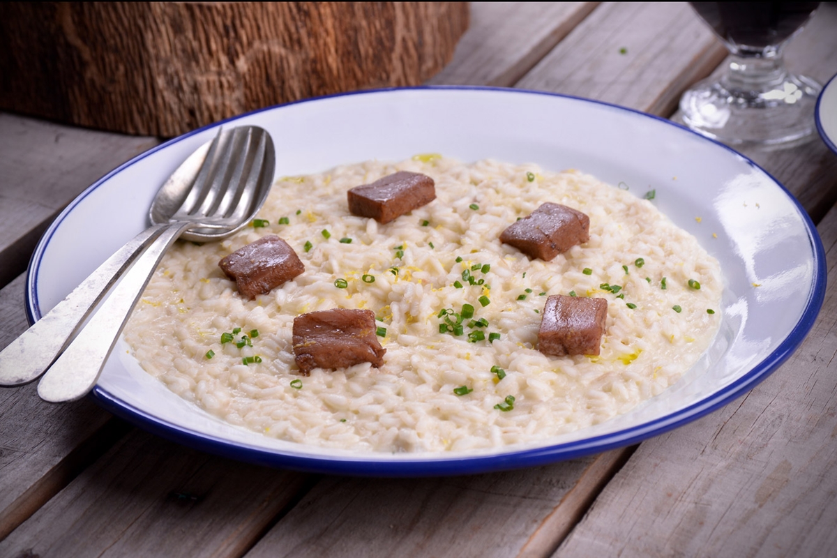 Atún Fresco Marinado en Módena con Risotto de Burrata El Gourmet