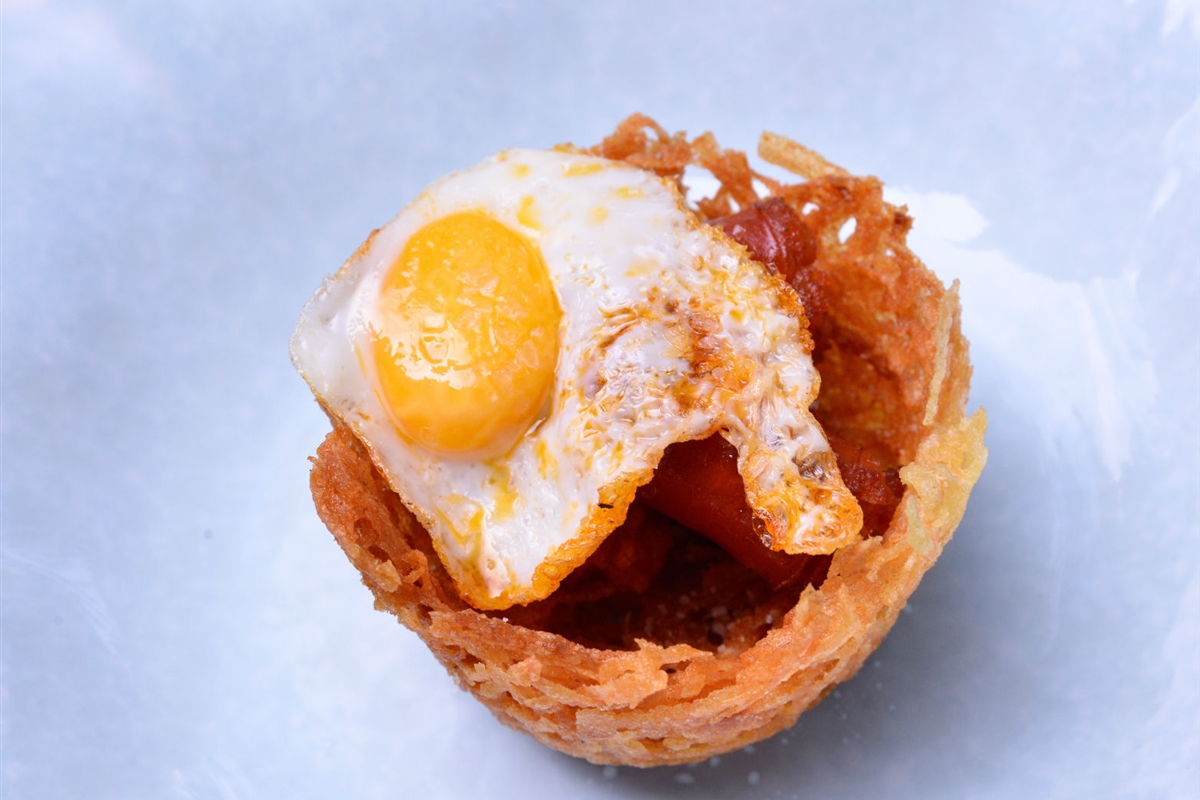 Nido de patatas fritas con chistorra y huevo de codorniz El Gourmet Nido de patatas fritas con chistorra y huevo de codorniz El Gourmet